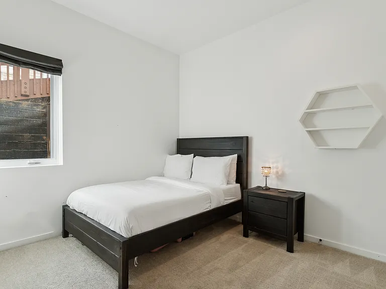 1102 Norfolk Ave — Photo 27