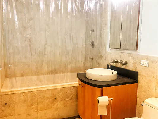 Rented by Bedford Realty USA Corp | media 22