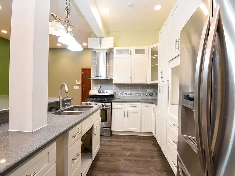 3332 W Le Moyne St — Photo 8
