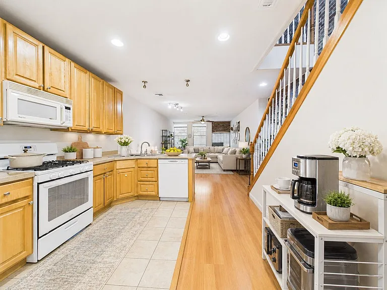 3040 W Stiles St — Photo 10