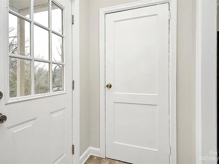 2300 Vanderbilt Rd — Photo 7