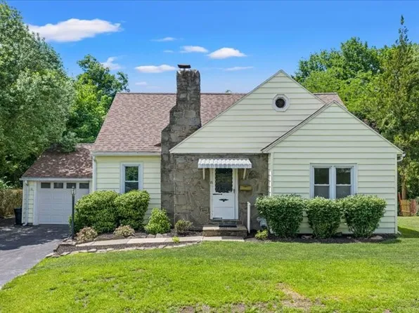 15 Virginia Ave, Endicott, NY 13760