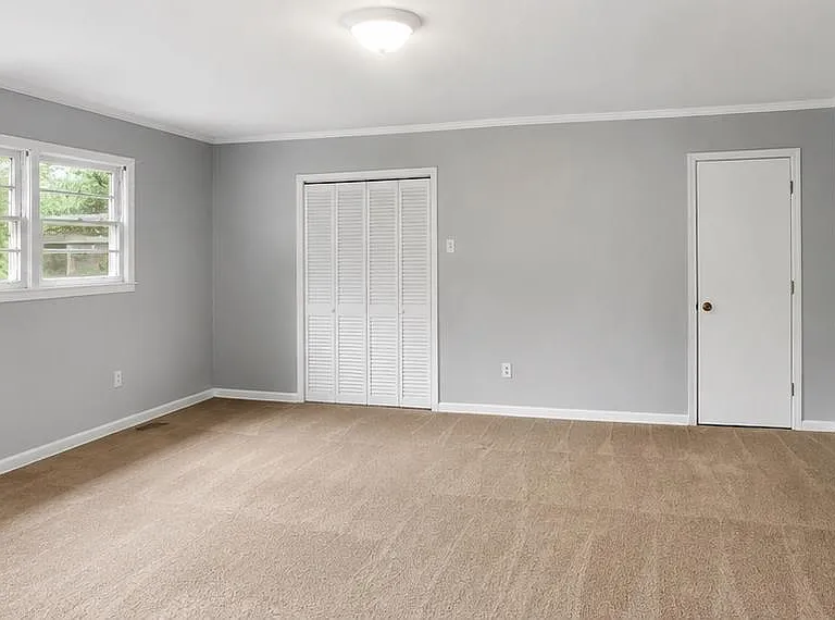 111 Bethune St S — Photo 3