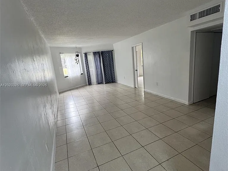 1643 NE Miami Gardens Dr #121 — Photo 8
