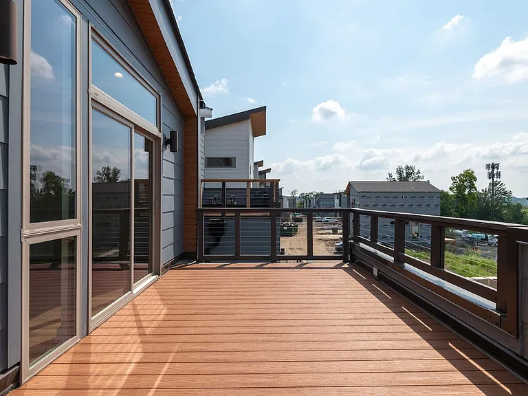 3060 Edwin Cir — Photo 3