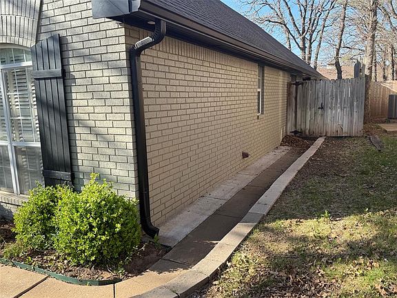 4th image of 1009 Timbercreek Dr