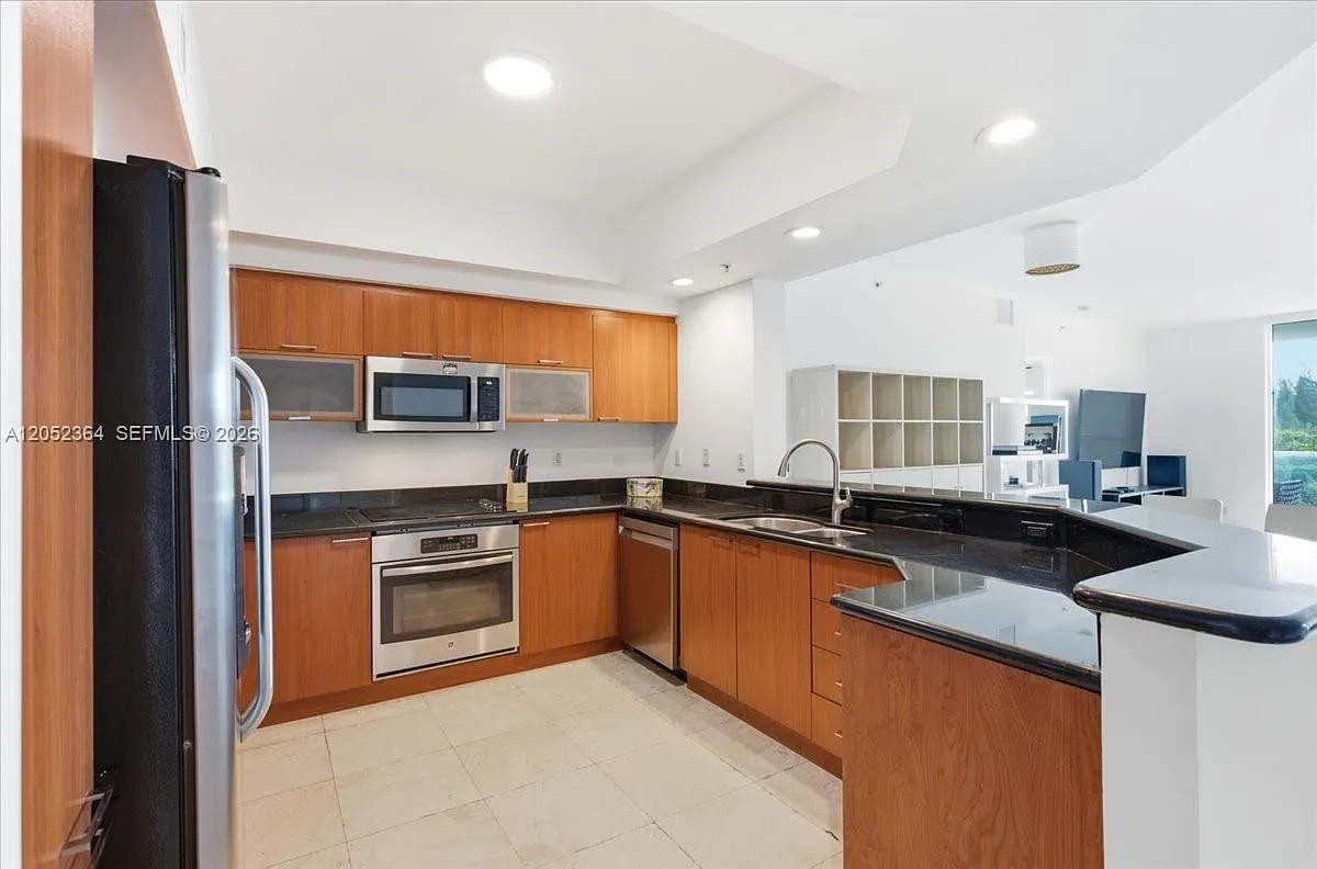 The Oaks I Condo — Photo 2