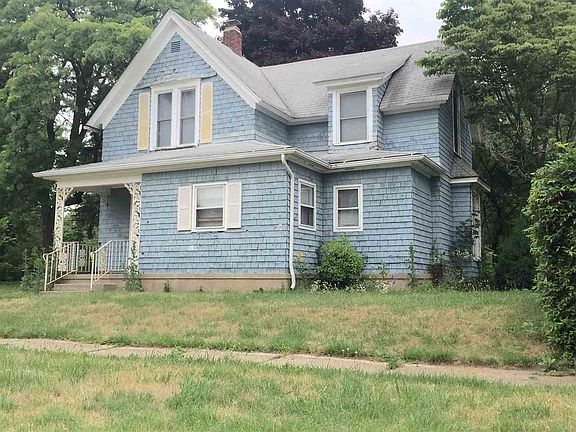 3rd image of 2521 Pleasant St