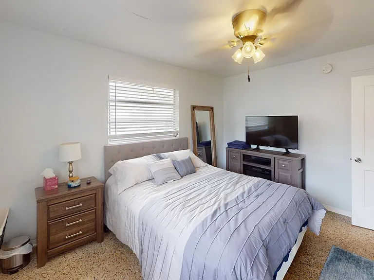 328 Slayton Ave — Photo 33