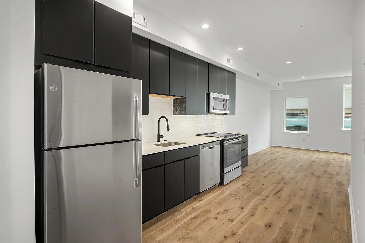 1 bed, 650 sqft, $1,499 — Photo 1