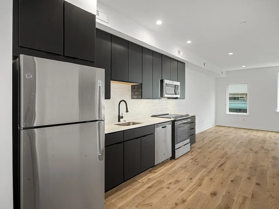 1246 N Front St #2