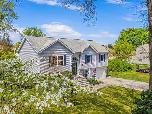 303 Lakeview Dr, Hammonton, NJ 08037