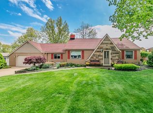 2239 Pine Ridge Dr, Wickliffe, OH 44092