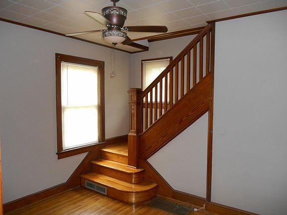 4th image of 523 Montgomery Ave
