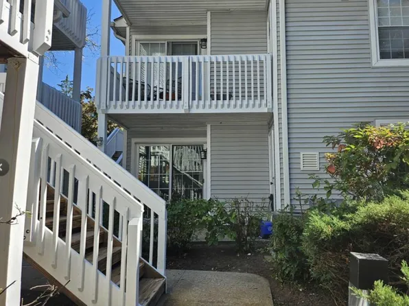 2 Markham Cir, Englewood, NJ 07631