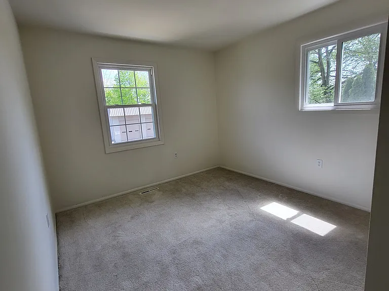 408 Laburnum Rd — Photo 21