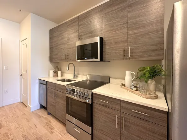 400 Claremont Avenue image 76 of 130