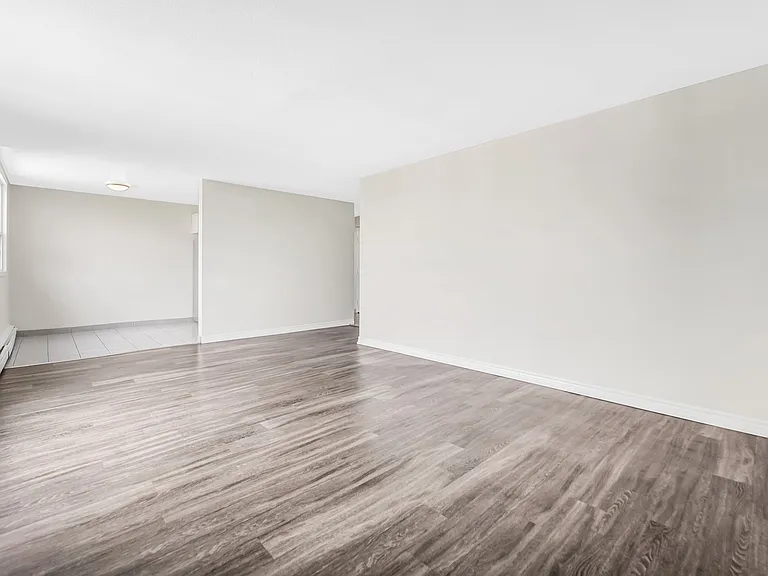 204 Hespeler Rd — Photo 13