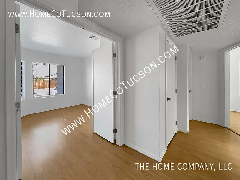 3873 S Havenhurst Dr — Photo 8