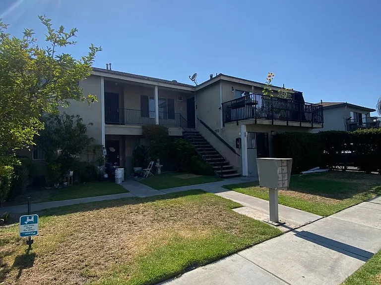 2561 E Terrace St — Photo 1