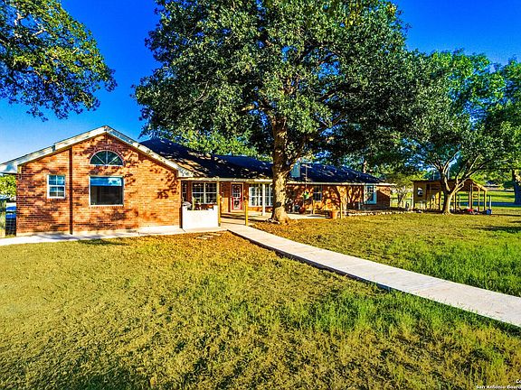 4th image of 1265 Hillside Oaks Dr