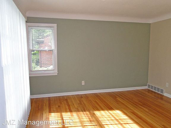 4th image of 23119 Floral St