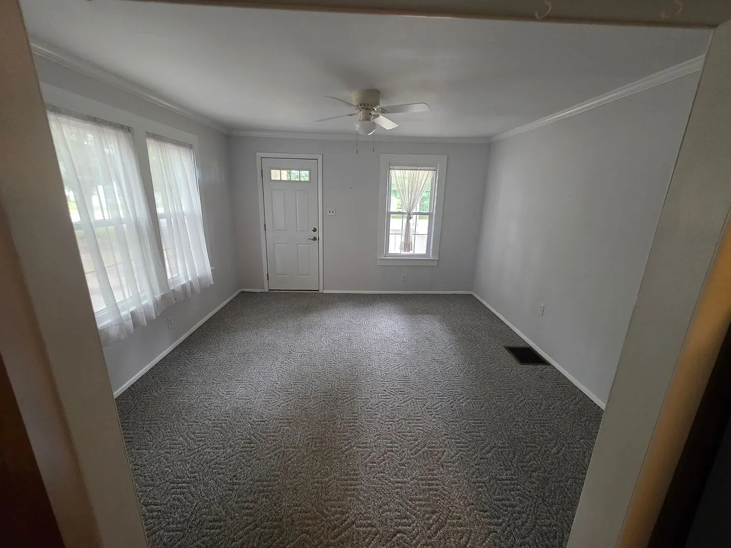 Charming 2BR Wood River Home with Large Yard & Carport — Photo 4