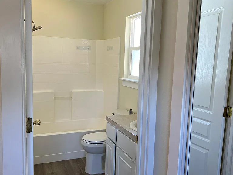 415 Augustina Ct — Photo 11