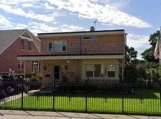 2515 W Jarvis Ave, Chicago, IL 60645