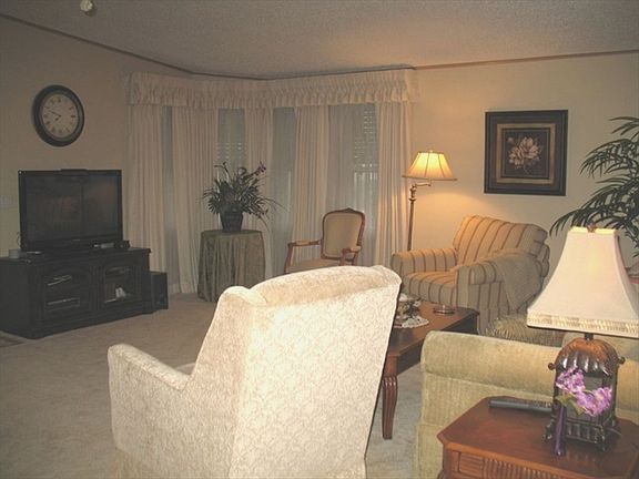 4th image of 42 Creek Cir