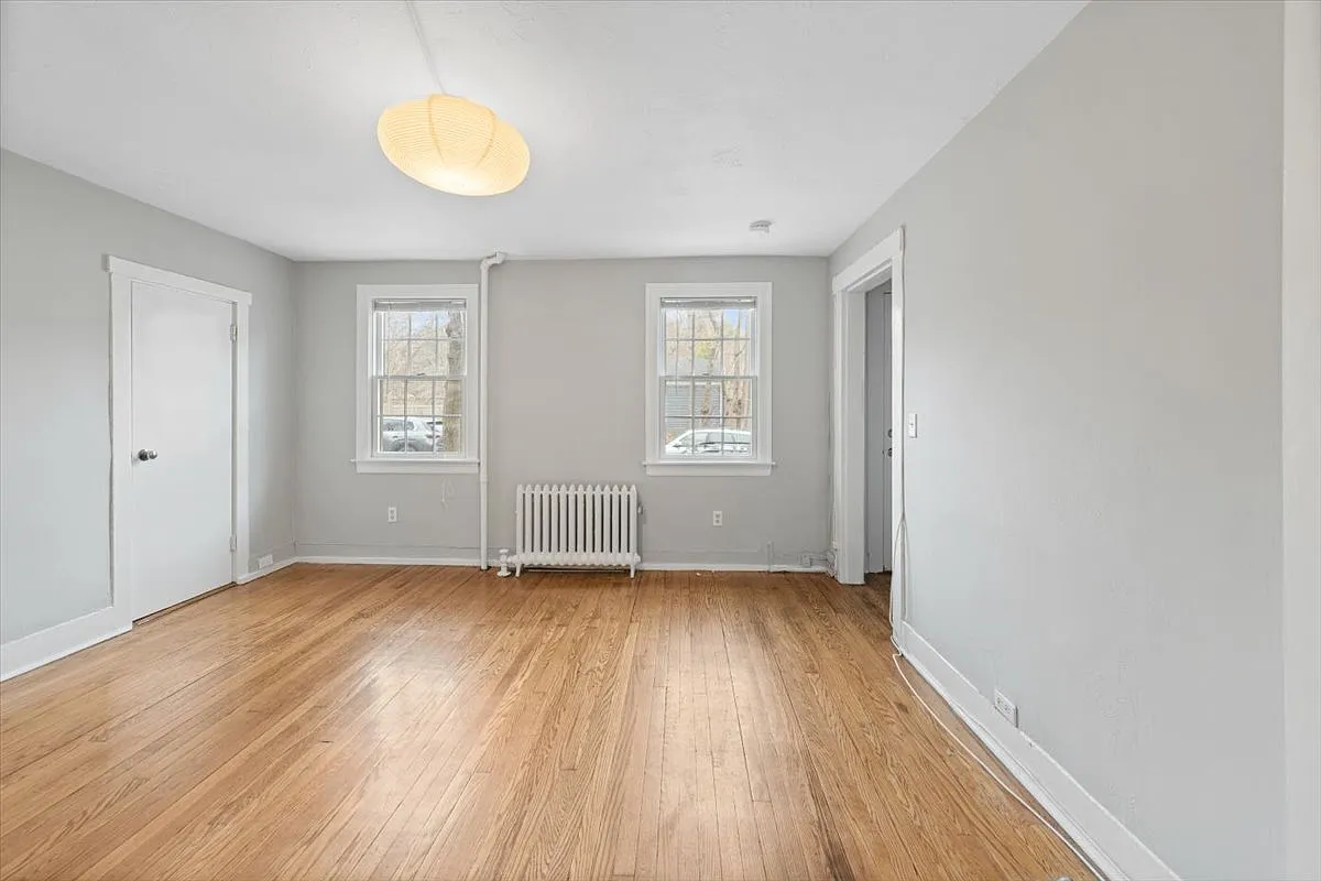 1 bed, 887 sqft, $3,500 — Photo 2