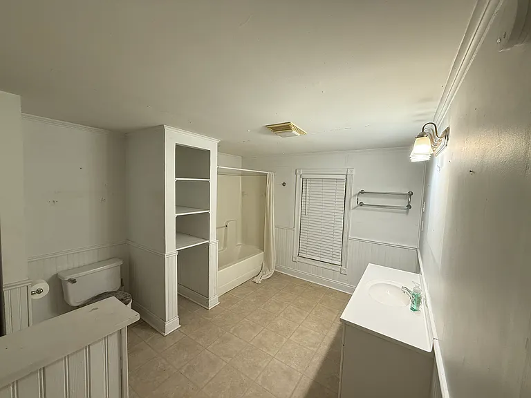 200 Cypress Ave — Photo 10