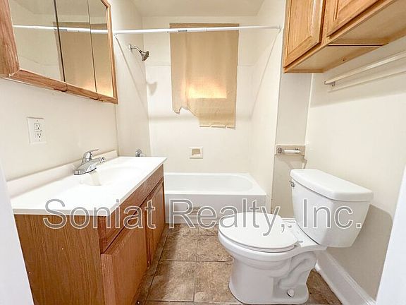 4th image of 7929 Oleander St
