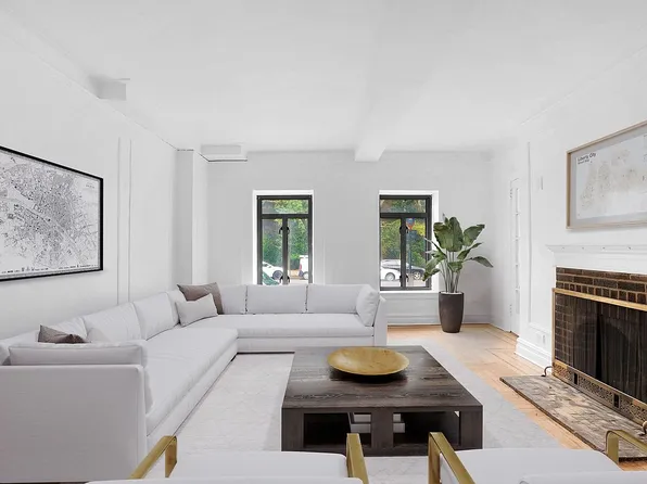 210 6th Ave #1D, New York, NY 10014