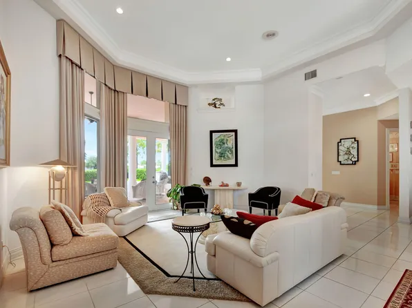 2449 Chesapeake Circle, West Palm Beach, FL 33409