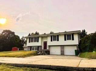 216 Tommys Dr, New Alexandria, PA 15670