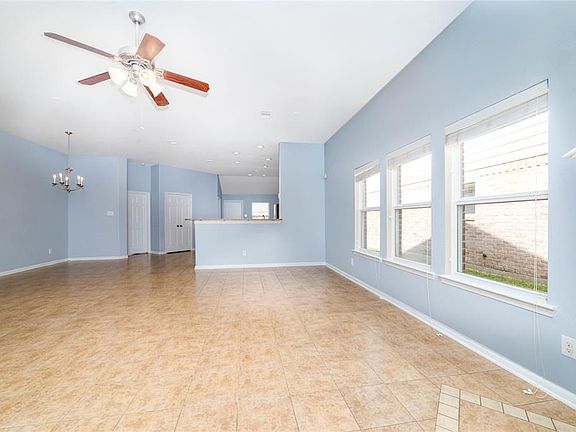 4th image of 18010 Surrey Lake Ln