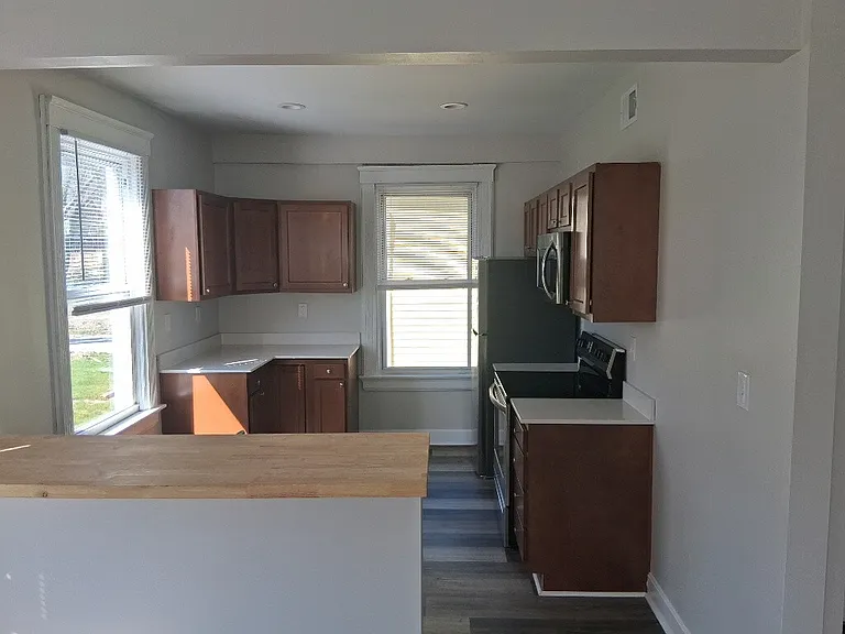 2031 Hewitt Ave #2 — Photo 6