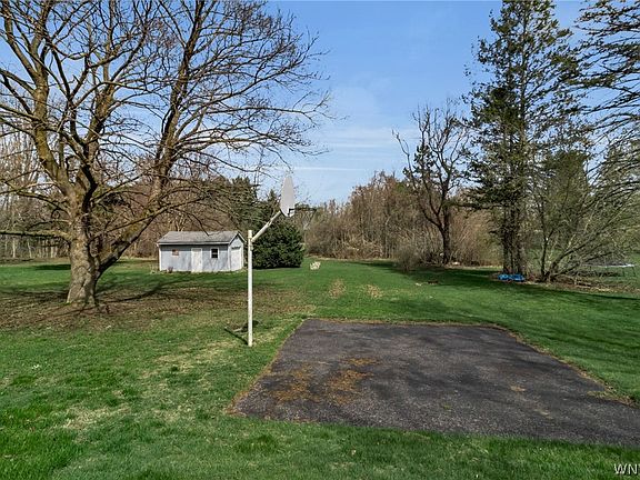 4th image of 7547 Ridge Rd