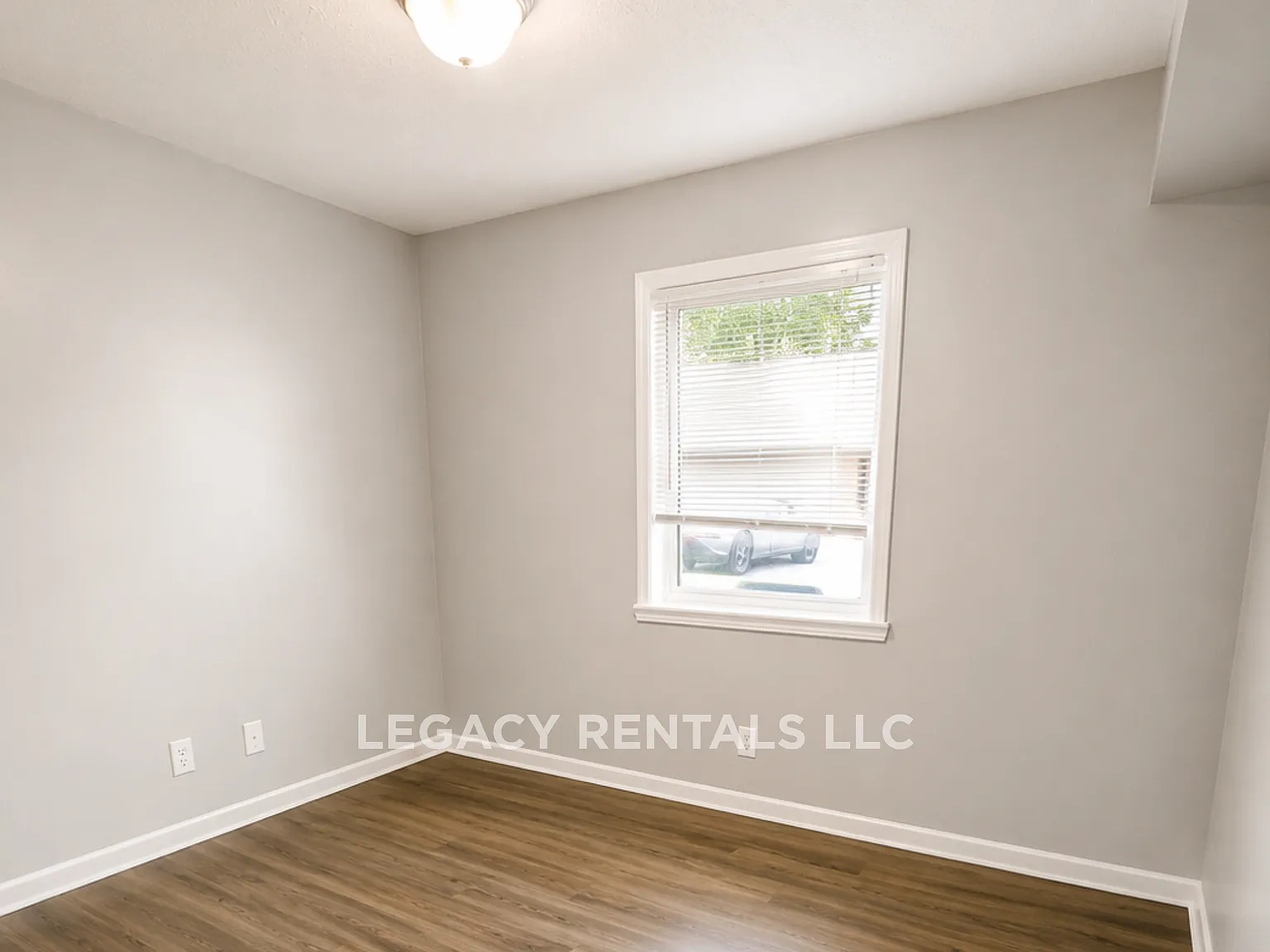 107 Robbins Drive - 15 — Photo 4