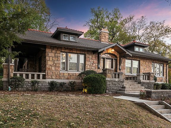 2nd image of 1811 Blair Blvd