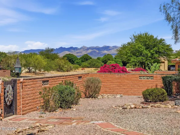 143 E Santa Chalice Dr, Green Valley, AZ 85614