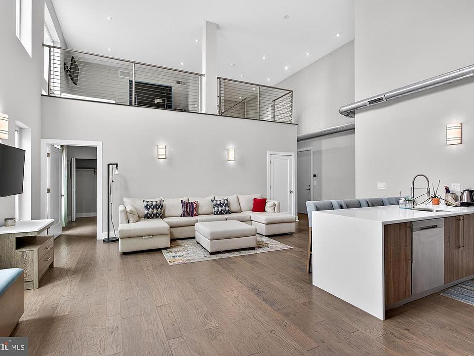 1st image of 1526 Ridge Ave #4