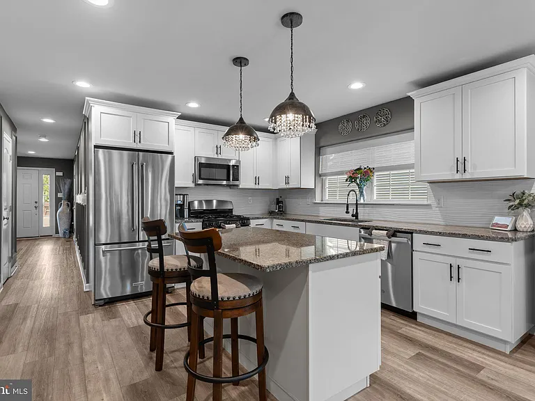 513 Arbutus Ave #A — Photo 5