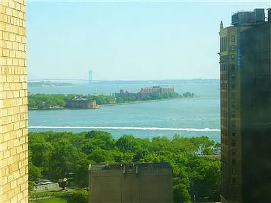 Rented by New York Residence | media 20