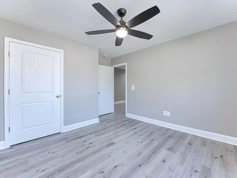 3943 Westgate Dr — Photo 6