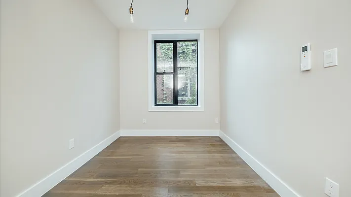 Rented by Nooklyn NYC LLC | media 4