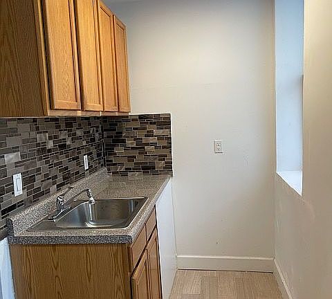 4th image of 15 Stanton St #1BI