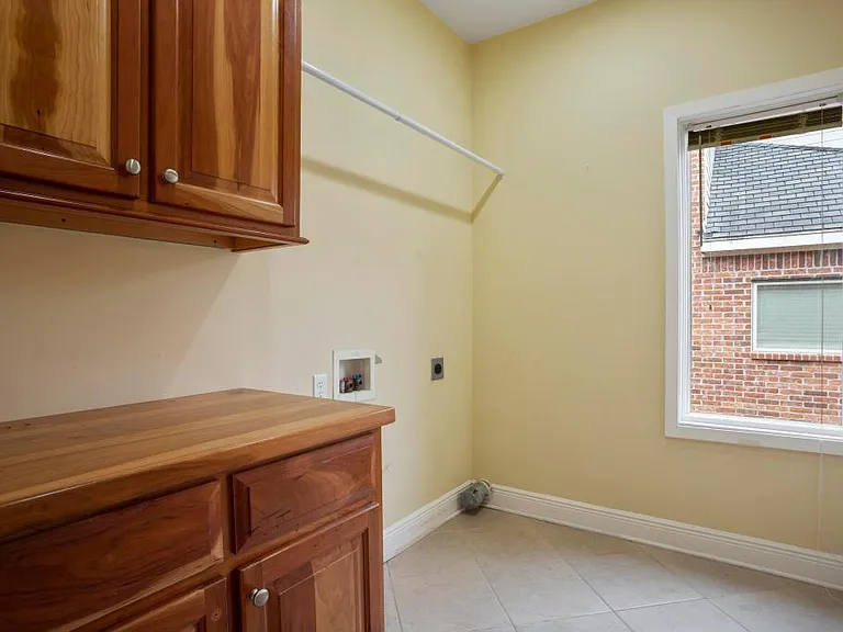 7516 Pinehurst Ct — Photo 30