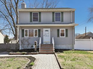 38 Bay Ave, Middletown, NJ 07748